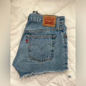 Levi shorts - w27